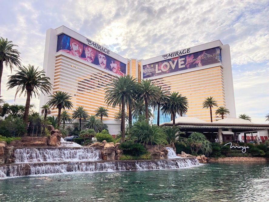 Las Vegas Layover Guide - The Globe Junkie